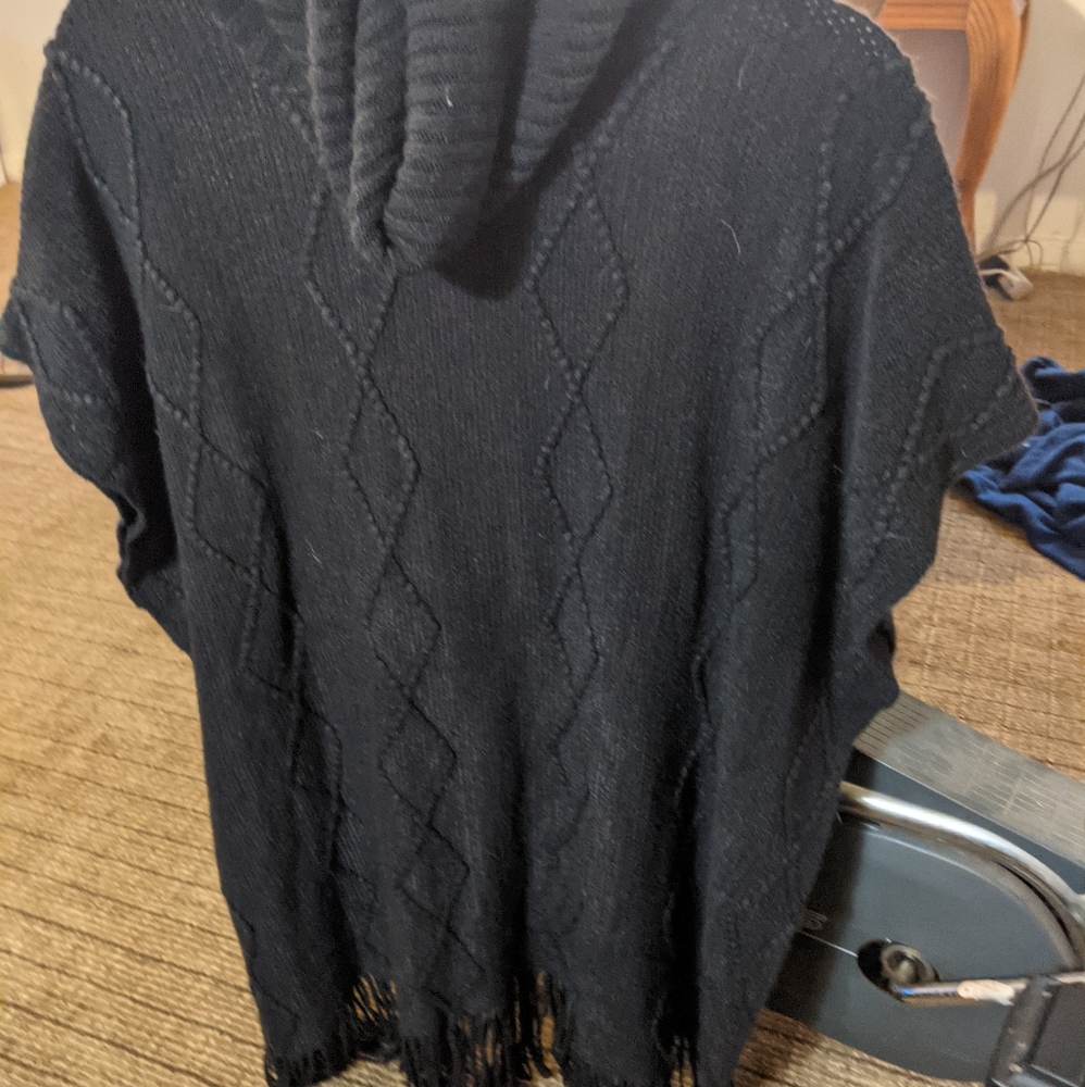 Time and Tru Black Sleeveless Cardigan